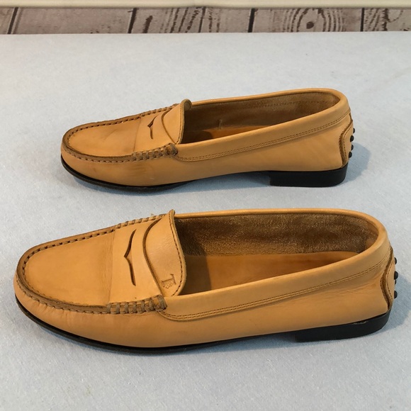Tods Tan Gommino Leather Driving Loafers - Picture 3 of 10